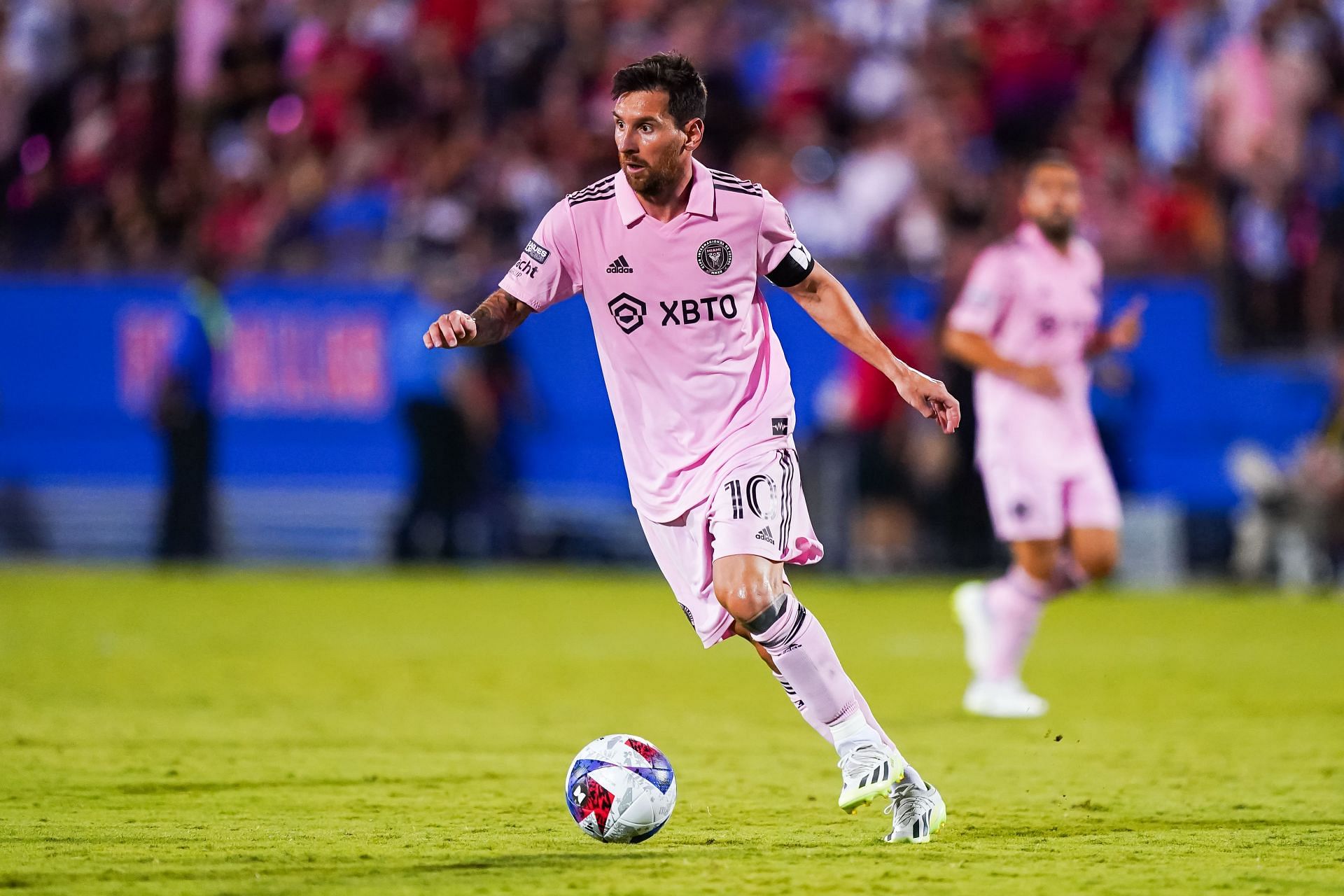 Lionel Messi (via Getty Images)